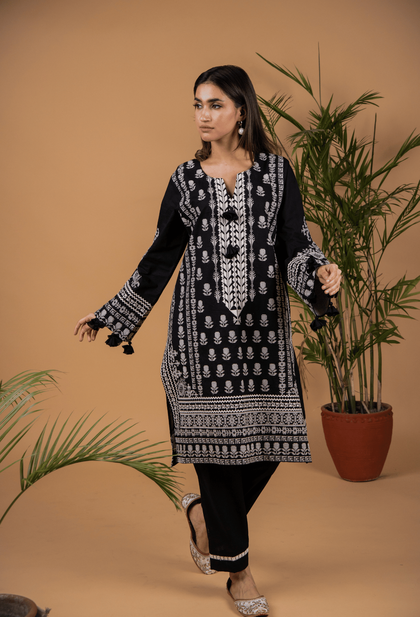 Cross Stitch Lawn Kurta Set - Balck